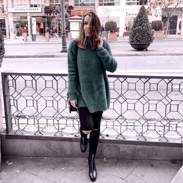 Look von @elenet_14 vom 8 Dezember, 2018 | 21 Buttons