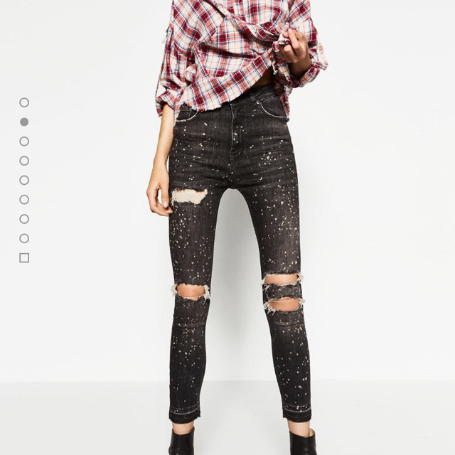 Look von @veronicaalesci vom 6 November, 2016 | 21 Buttons