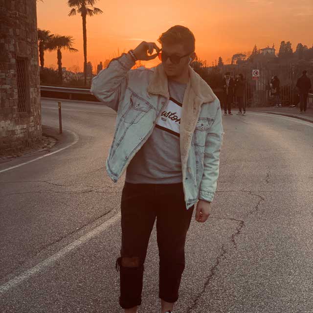 Look von @tafani_andrea_ vom 22 Februar, 2019 | 21 Buttons