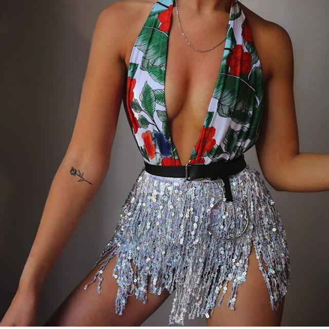 Tenue de @thefashionbible datant du 4 Juillet 2018 | 21 Buttons