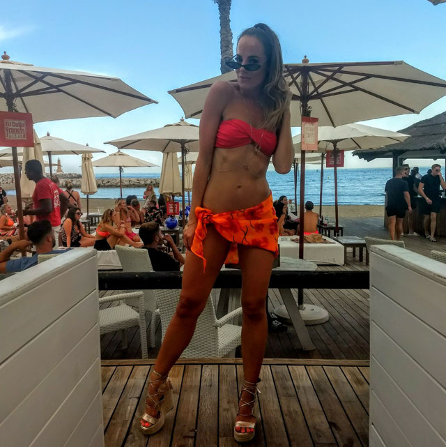 Tenue de @emmaconybeare datant du 19 Août 2018 | 21 Buttons