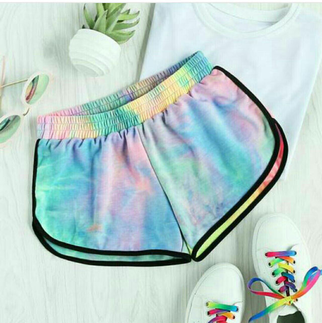 Look von @outlet_world vom 11 Juli, 2018 | 21 Buttons