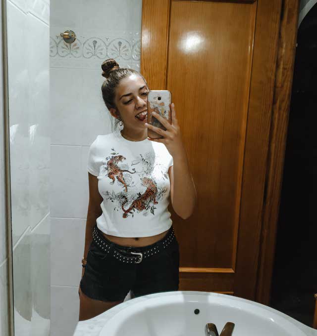 Look of @lorenamoraales from 15 Julio, 2019 | 21 Buttons
