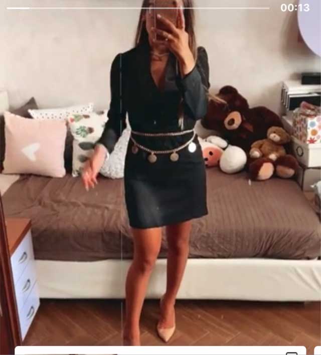 Look von @rossellinaa vom 7 September, 2019 | 21 Buttons