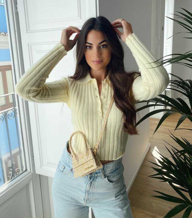 Look von @armariodesecretos vom 6 Februar, 2021 | 21 Buttons