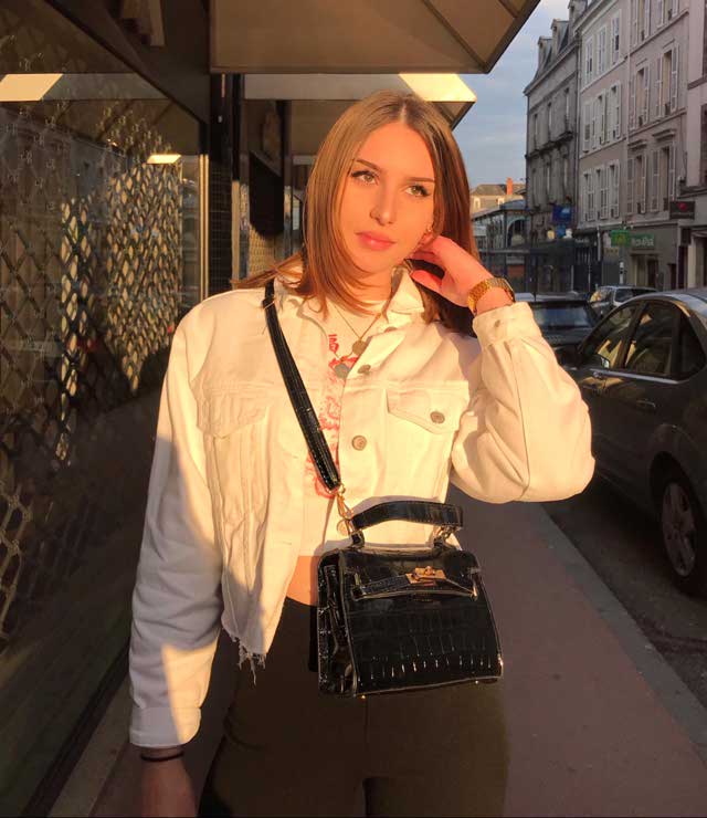 Tenue de @sarahjaud datant du 21 Avril 2019 | 21 Buttons