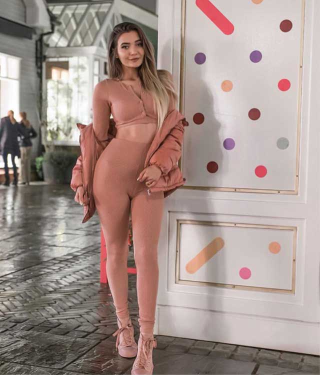 Look von @roxxsaurus vom 21 März, 2019 | 21 Buttons