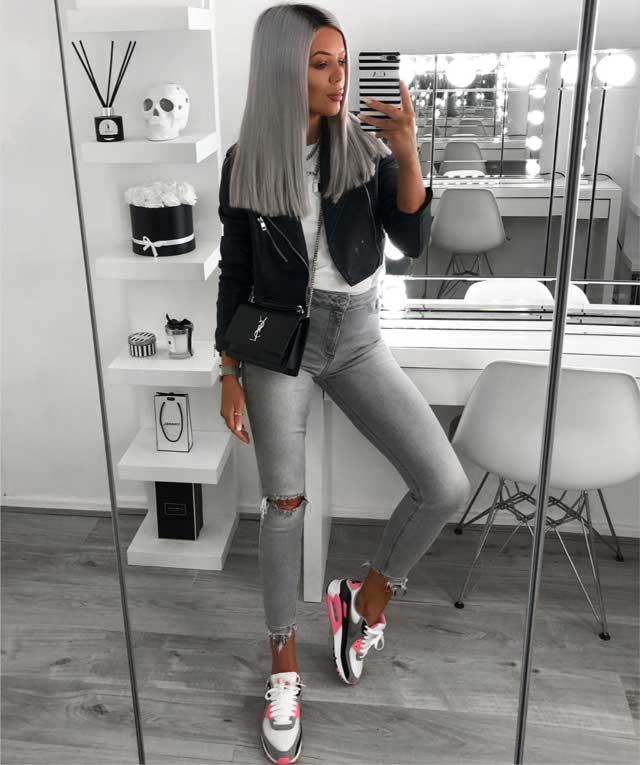 Look of @chloeadair1 from 4 February, 2020 | 21 Buttons