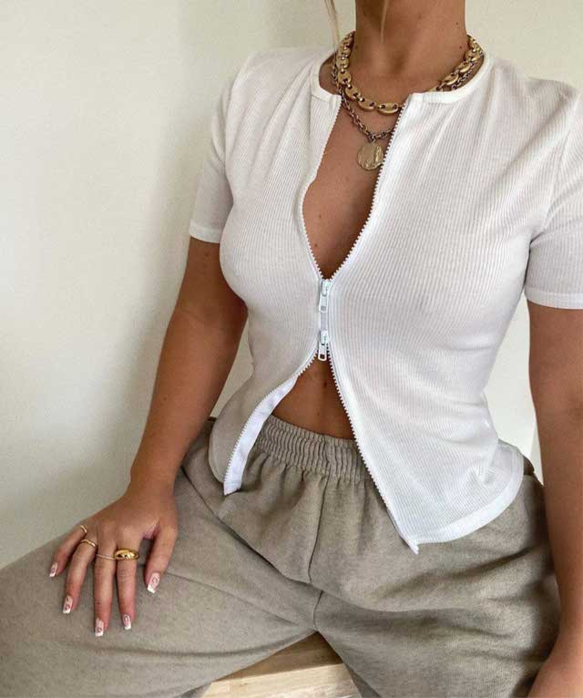 @igoutfits1 kullanıcısının 29 Nisan 2020 görünümü | 21 Buttons