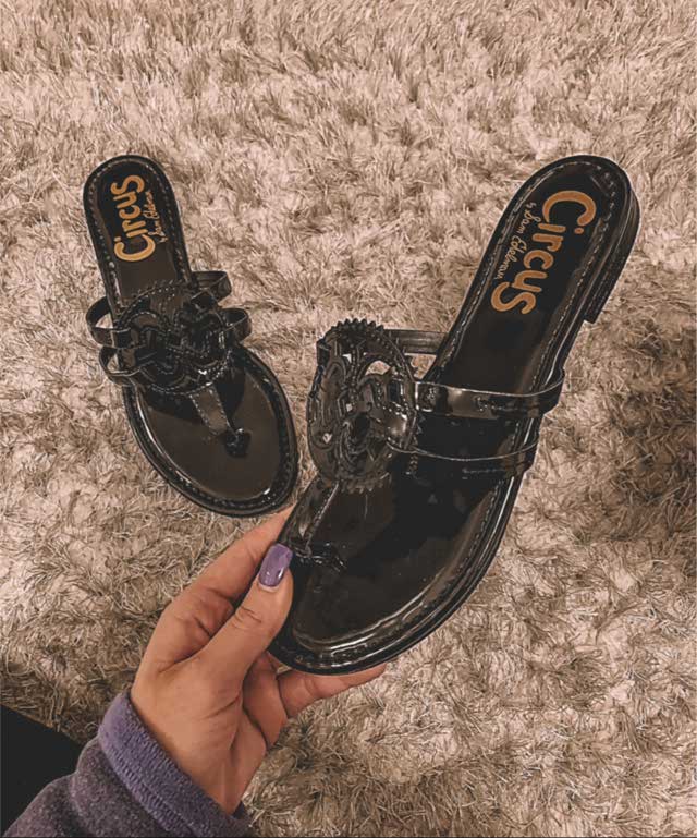 Look of @926 from 18 April, 2019 | 21 Buttons