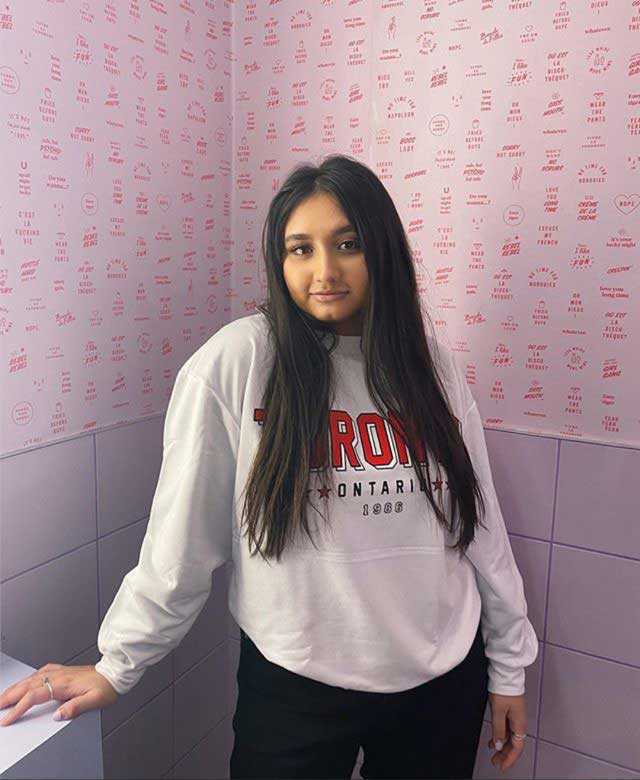 Look von @zaynahussein vom 26 April, 2020 | 21 Buttons