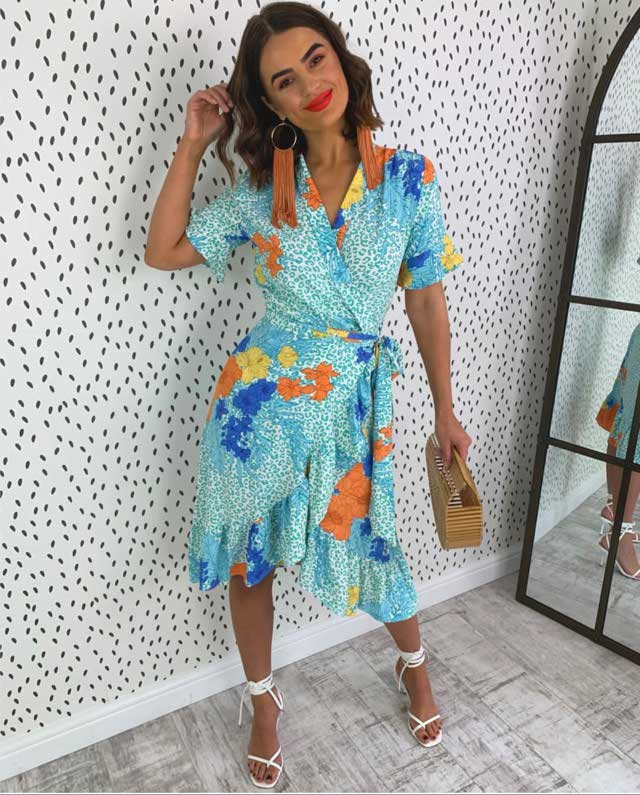 O look de @dlsb.co.uk de 15 Julho, 2020 | 21 Buttons