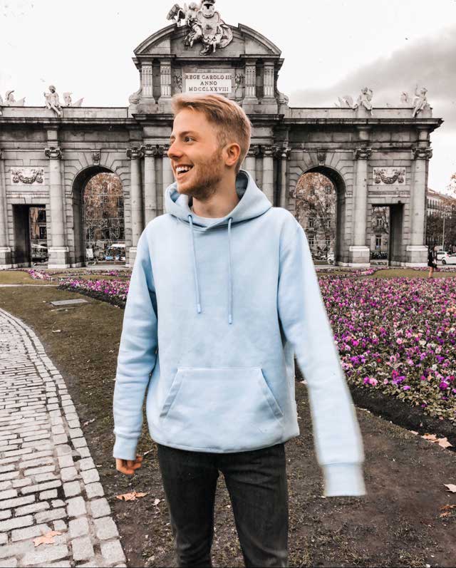 Look of @pabloinarra from 17 Diciembre, 2019 | 21 Buttons