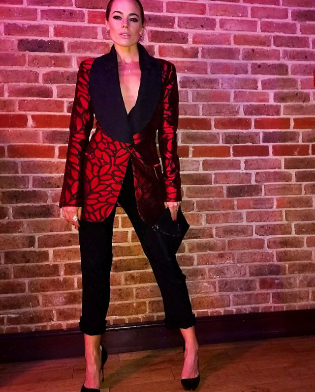Look of @emmaconybeare from 21 November, 2018 | 21 Buttons