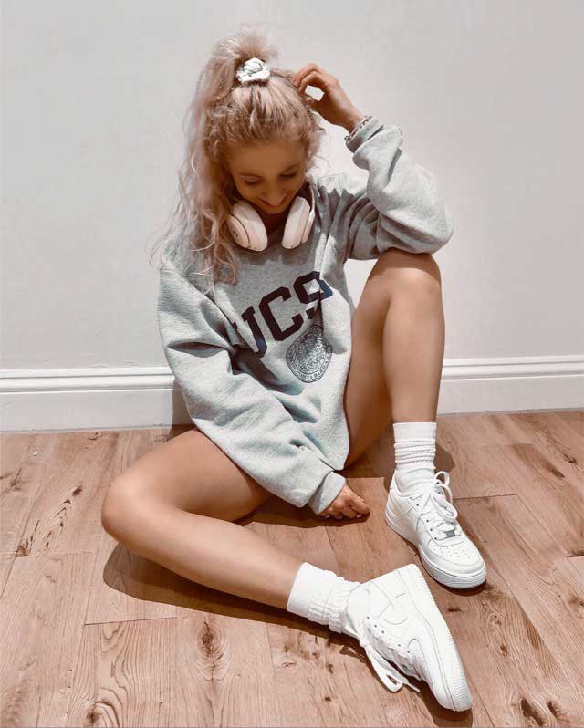 Look of @zoefituk from 18 March, 2019 | 21 Buttons