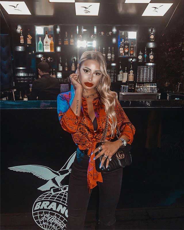 Martina Bandi (@bandimartina) | Photos and Outfits on 21 Buttons