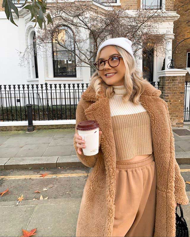 O look de @beckiehart de 5 Janeiro, 2020 | 21 Buttons