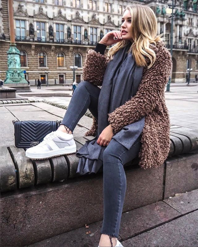 Look von @lenaxlafleur vom 25 Januar, 2019 | 21 Buttons