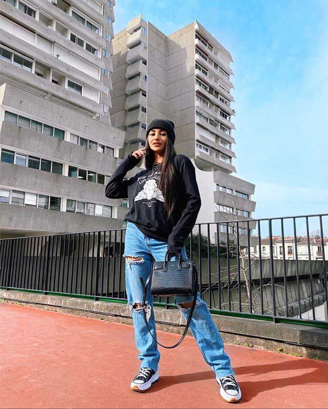 Look of @maileakln from 15 February, 2020 | 21 Buttons