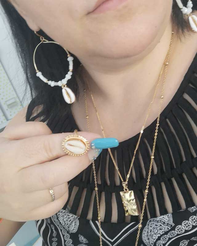 Look of @valbeautyandco from 28 June, 2019 | 21 Buttons