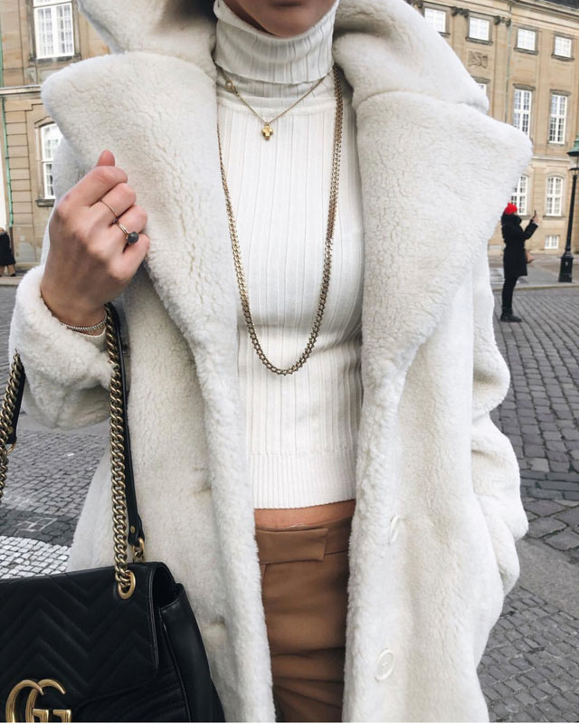 O look de @giovannaliguori_ de 17 Dezembro, 2018 | 21 Buttons