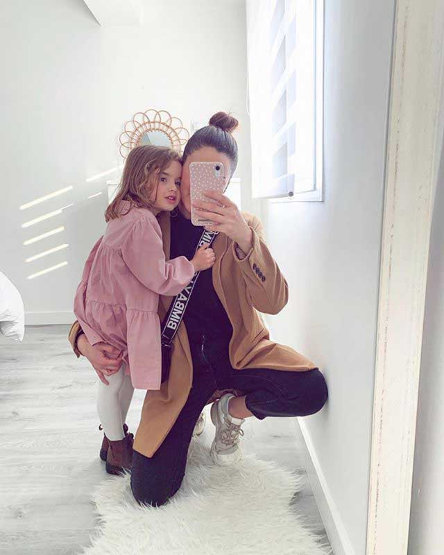 Look of @aliciatwins from 16 February, 2020 | 21 Buttons