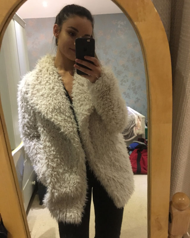 Look von @katiesleach vom 6 November, 2018 | 21 Buttons