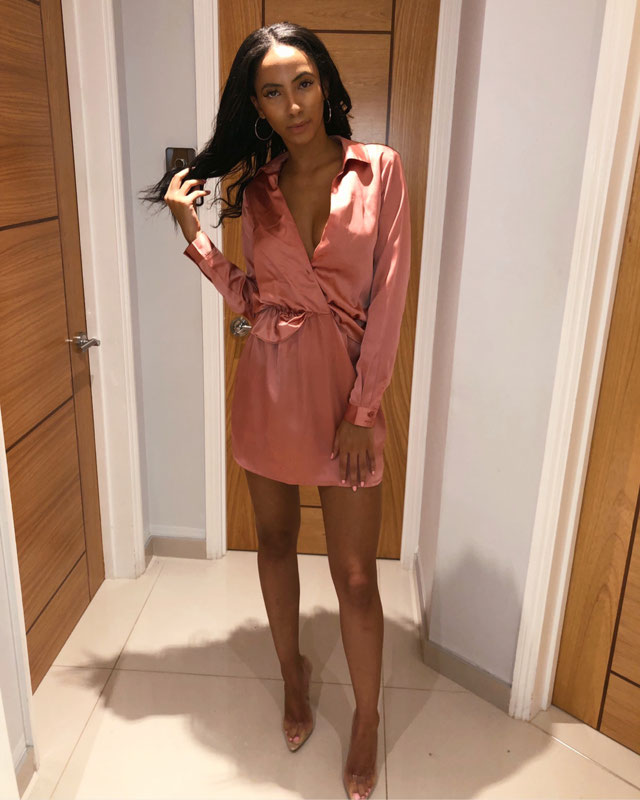 Look of @beckiey_smith from 25 Noviembre, 2018 | 21 Buttons