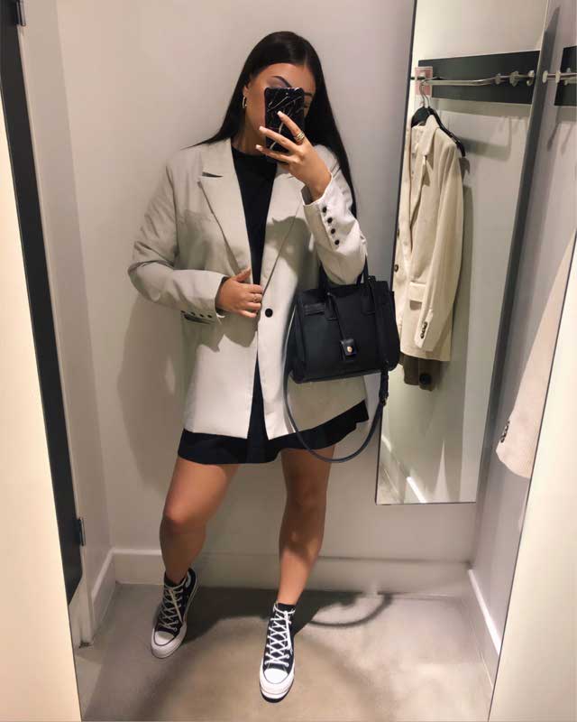 Look von @bethanyatalya vom 25 August, 2019 | 21 Buttons
