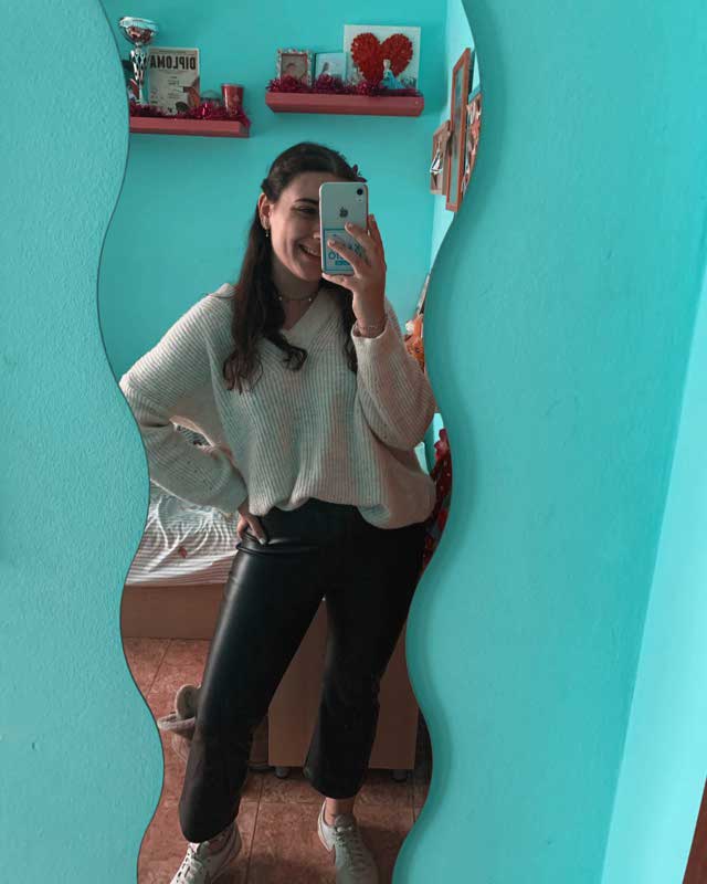 Look of @saradlo_ from 17 December, 2019 | 21 Buttons