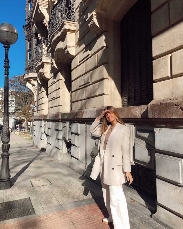 Look von @sara_celaya vom 14 November, 2020 | 21 Buttons