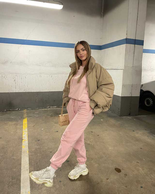 Look von @pauline_cassie vom 4 März, 2021 | 21 Buttons