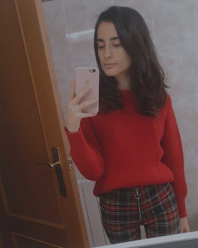 Look of @paulaha14 from 8 December, 2019 | 21 Buttons