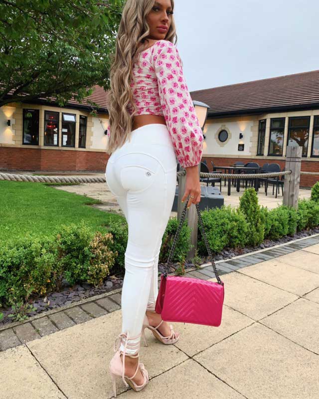 Look of @amybamb from 25 June, 2019 | 21 Buttons