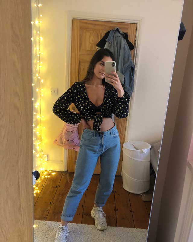Look von @katiesleach vom 19 Mai, 2019 | 21 Buttons