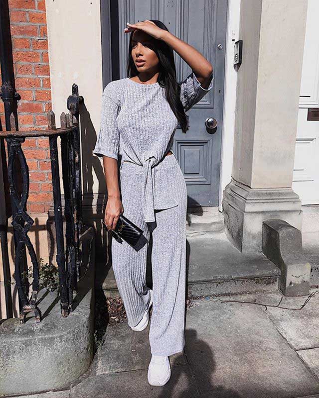 Look von @georgiaebayliss vom 26 März, 2019 | 21 Buttons