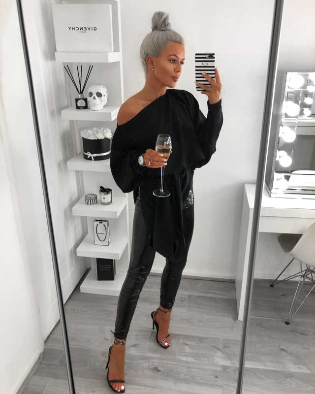 Look of @chloeadair1 from 21 February, 2020 | 21 Buttons