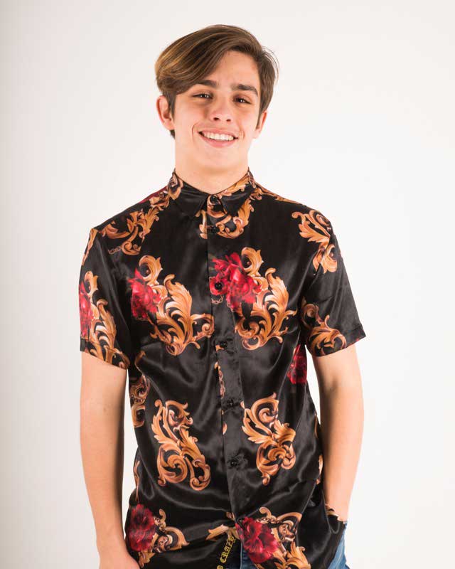 Look of @cesar_abril_ from 18 June, 2020 | 21 Buttons