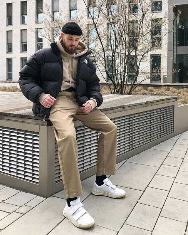 O look de @the.simons de 2 Abril, 2019 | 21 Buttons