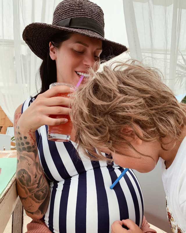 O look de @alicebasso de 4 Julho, 2019 | 21 Buttons