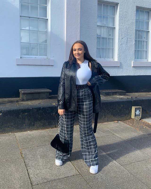Look of @ebonymcintoshxo from 30 March, 2020 | 21 Buttons