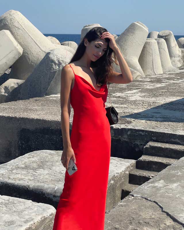 Mariam Ghalmi (mariamghalmi) Photos and Outfits on 21 Buttons