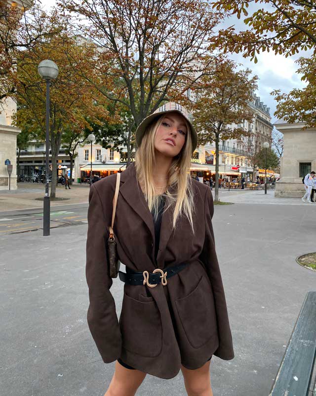 Look of @emmakeitmann from 9 October, 2020 | 21 Buttons