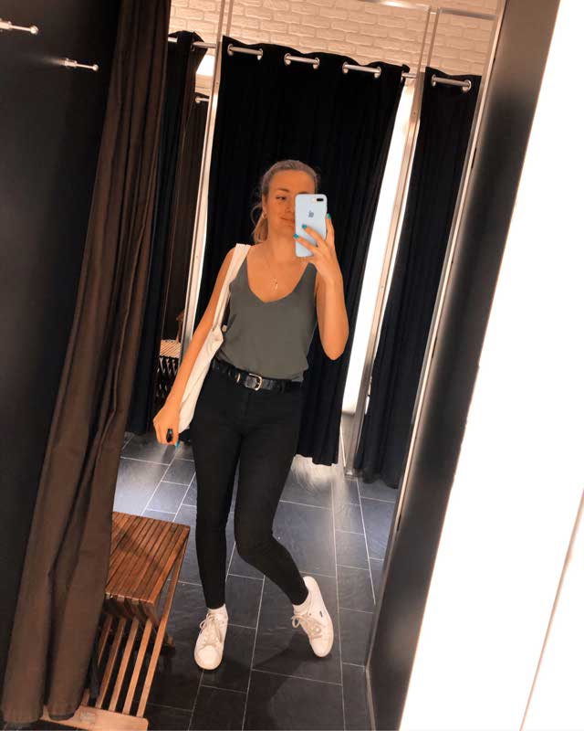 Look of @lidiagonz from 10 October, 2019 | 21 Buttons