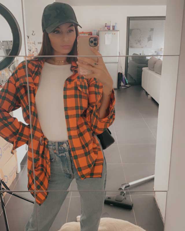 Look of @cloecooperoff from 22 October, 2020 | 21 Buttons