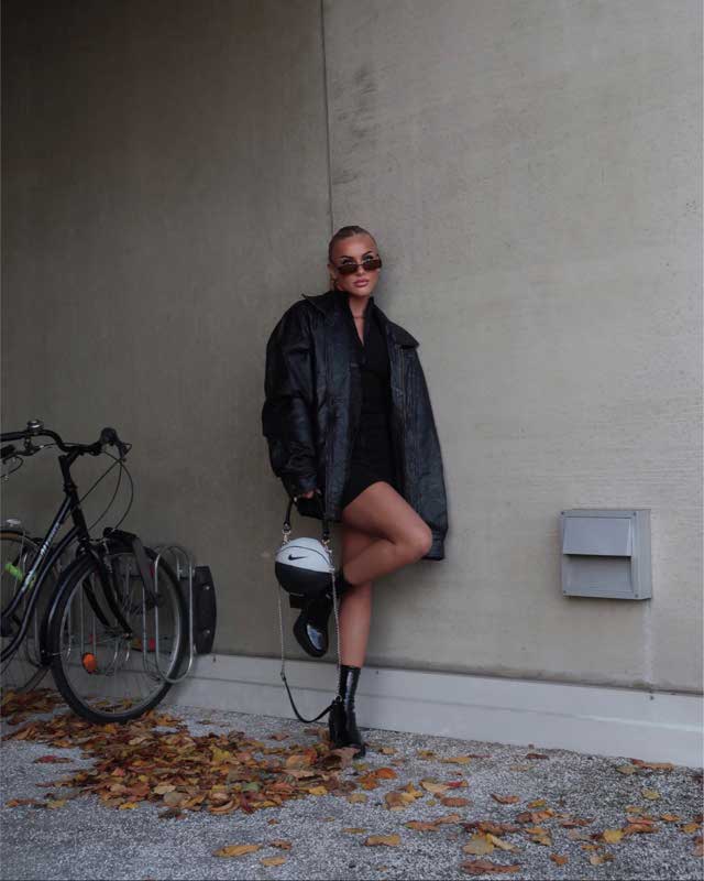 Look of @emmakeitmann from 5 December, 2021 | 21 Buttons