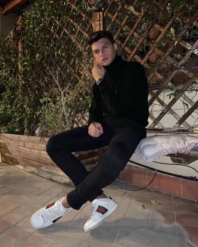 Look of @antonio.medugno from 18 December, 2018 | 21 Buttons
