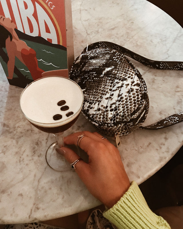 O look de @ivona_moore de 19 Outubro, 2018 | 21 Buttons