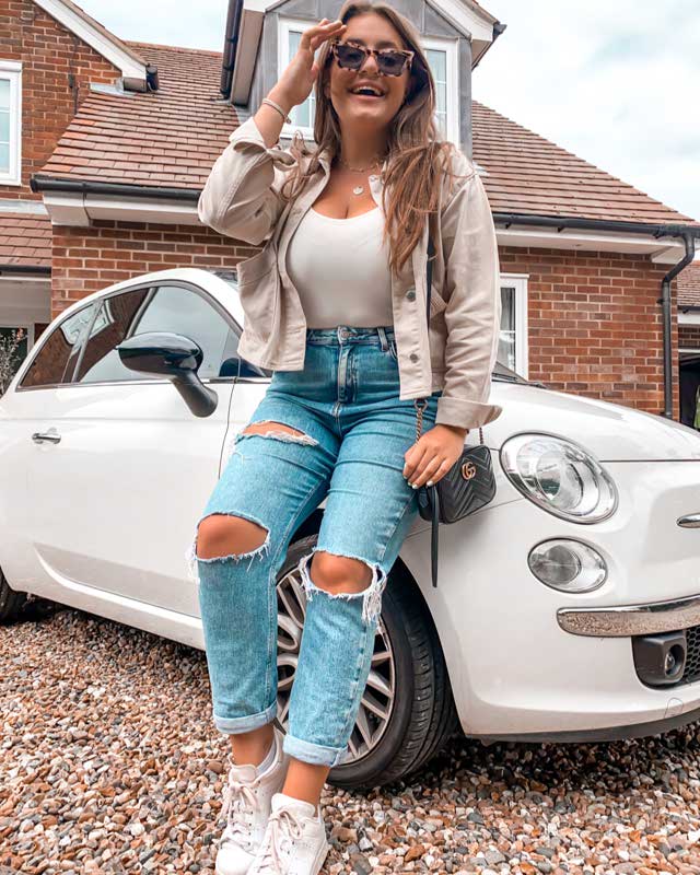 Look of @livv.gracee from 14 August, 2020 | 21 Buttons