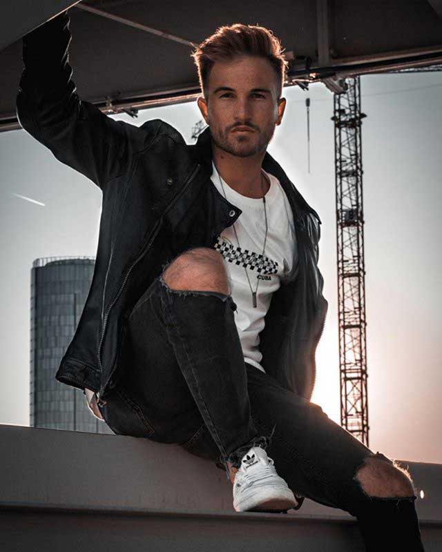 O look de @stevegilek de 20 Abril, 2019 | 21 Buttons